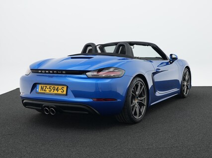 Porsche-718 Boxster