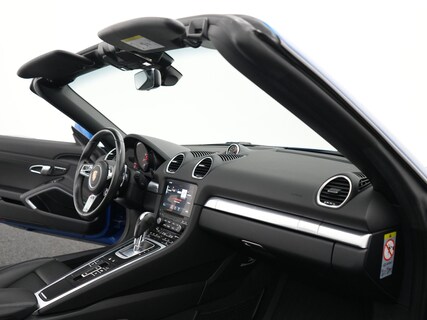 Porsche-718 Boxster