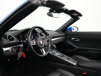 Porsche-718 Boxster