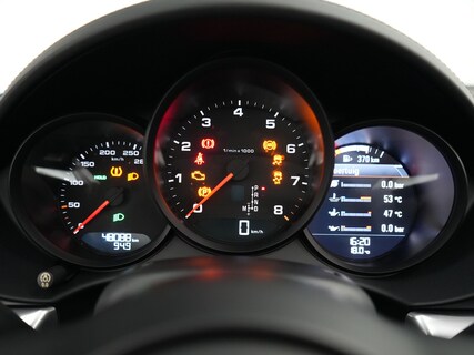 Porsche-718 Boxster