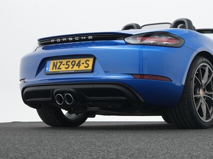 Porsche-718 Boxster