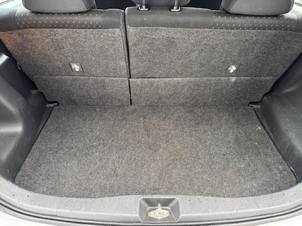 Daihatsu-Sirion
