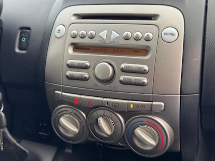 Daihatsu-Sirion