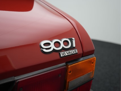 Saab-900