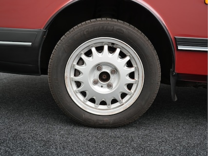 Saab-900