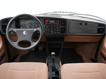 Saab-900