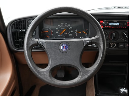 Saab-900