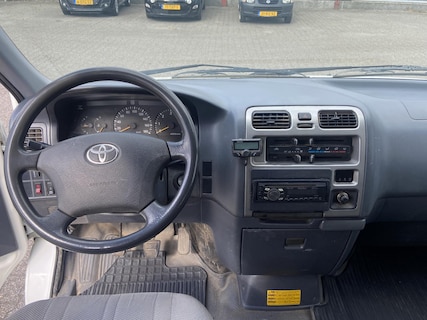 Toyota-HiAce