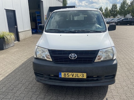 Toyota-HiAce
