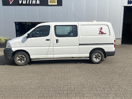 Toyota-HiAce