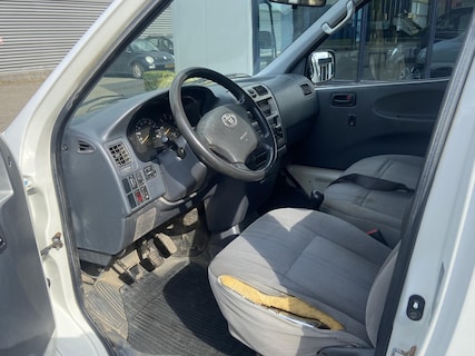 Toyota-HiAce