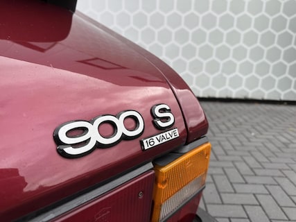 Saab-900