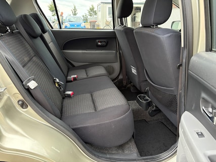 Daihatsu-Sirion