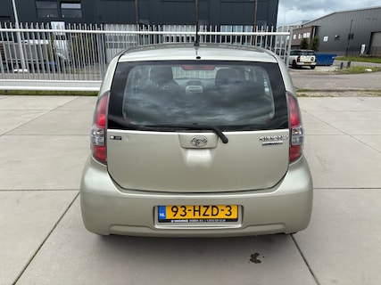 Daihatsu-Sirion