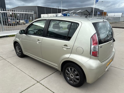 Daihatsu-Sirion