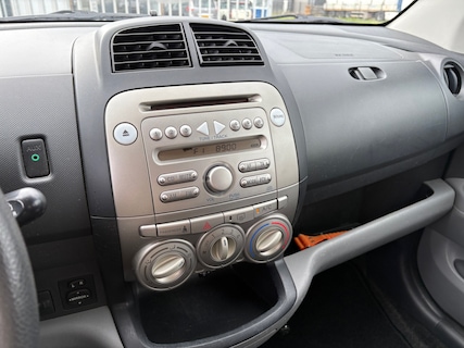 Daihatsu-Sirion