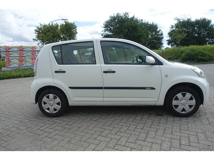 Daihatsu-Sirion