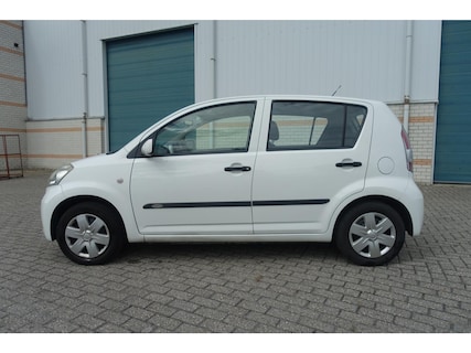 Daihatsu-Sirion