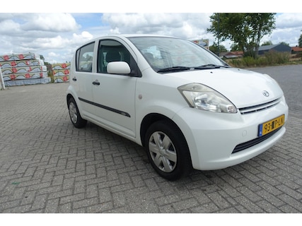 Daihatsu-Sirion