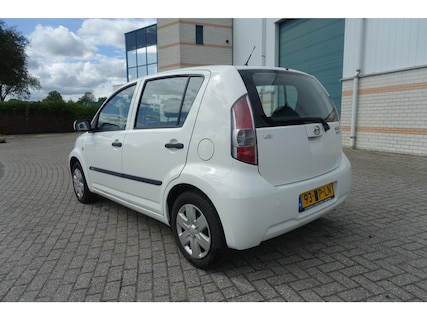 Daihatsu-Sirion