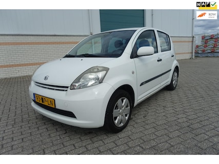 Daihatsu-Sirion