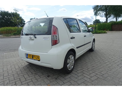 Daihatsu-Sirion