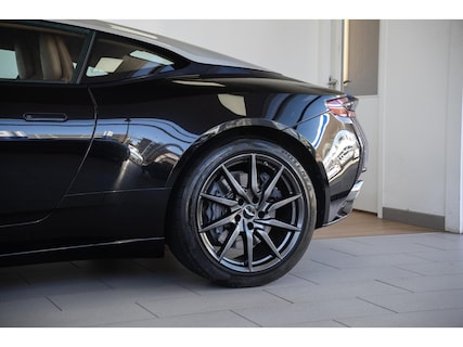 Aston Martin-DB11