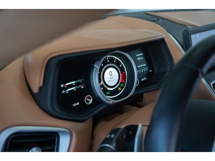 Aston Martin-DB11