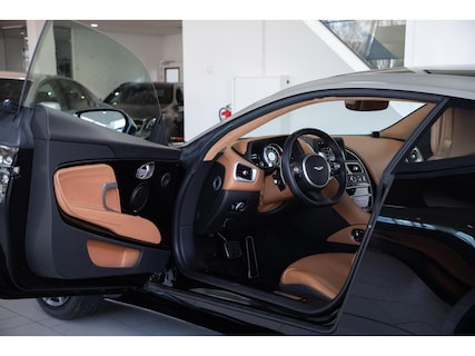 Aston Martin-DB11