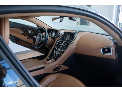 Aston Martin-DB11