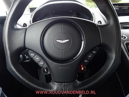 Aston Martin-Vanquish