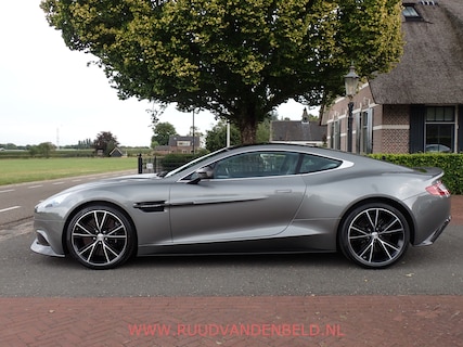 Aston Martin-Vanquish