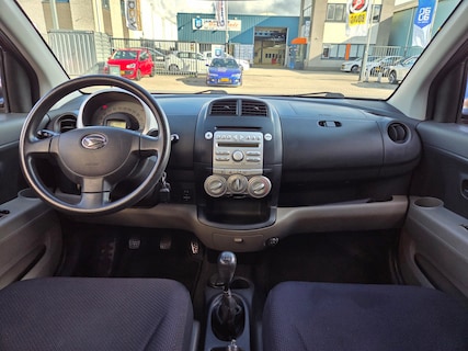Daihatsu-Sirion