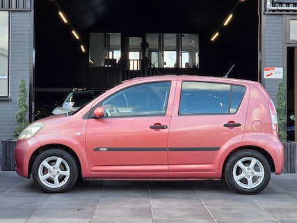 Daihatsu-Sirion