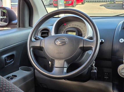 Daihatsu-Sirion