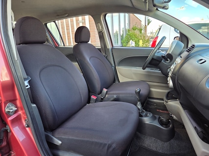 Daihatsu-Sirion