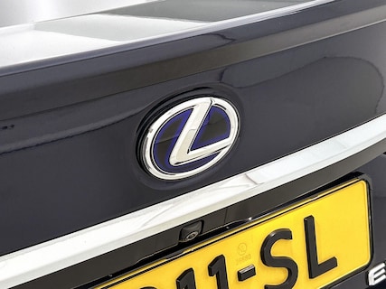Lexus-ES