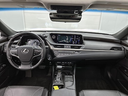Lexus-ES