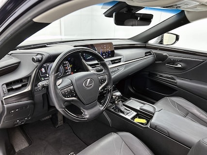 Lexus-ES
