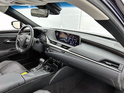 Lexus-ES