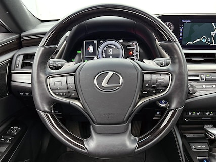 Lexus-ES