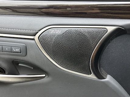 Lexus-ES