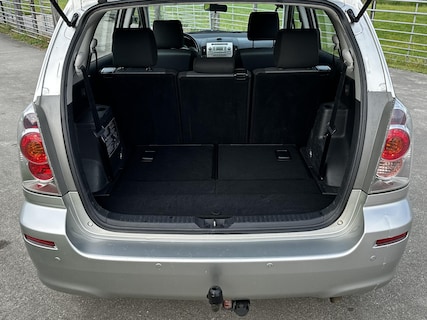 Toyota-Corolla Verso