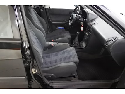 Mazda-323
