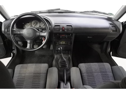 Mazda-323