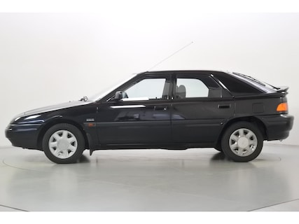 Mazda-323