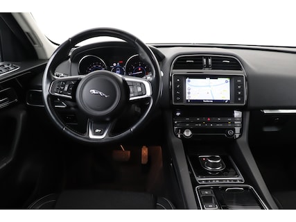 Jaguar-F-Pace
