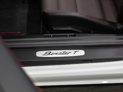 Porsche-718 Boxster