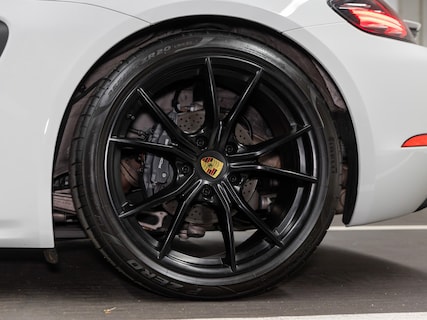 Porsche-718 Boxster