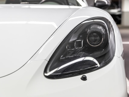 Porsche-718 Boxster